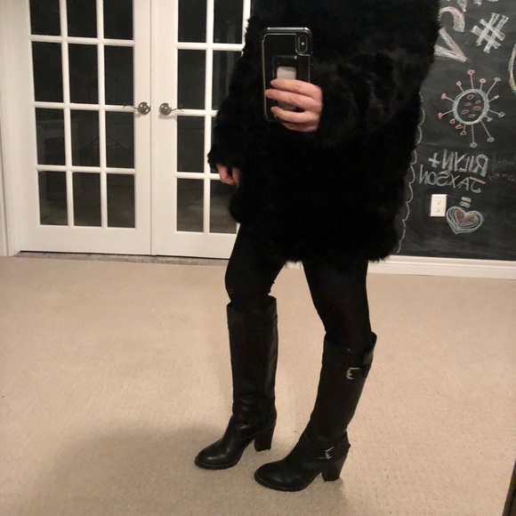 Micheal Kors Black Leather High boots - Picture 3 of 3